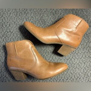 BEAUTIFUL Frye Women’s Jennifer Leather Ankle Boots/Booties Wheat Brown Size 9.5